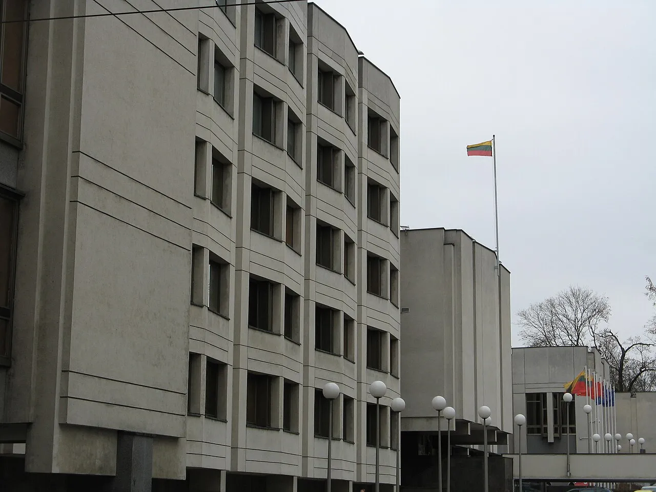 Het regeringsgebouw van Litouwen in Vilnius, waar het kabinet het begrotingsontwerp 2027 goedkeurde