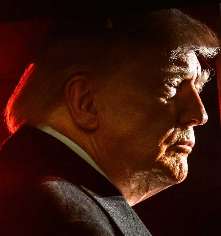 President Donald Trump spreekt met journalisten voordat hij aan boord gaat van Marine One bij het Witte Huis.