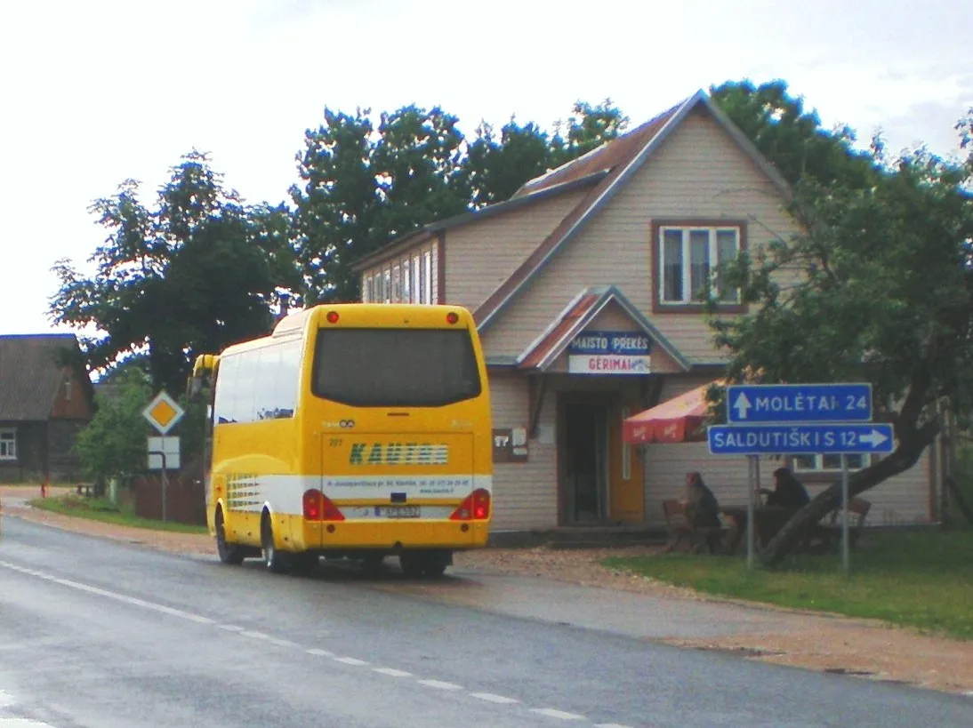 Een interstedelijke bus van Kautra, een van de commerciële vervoerders op het Litouwse busnet.