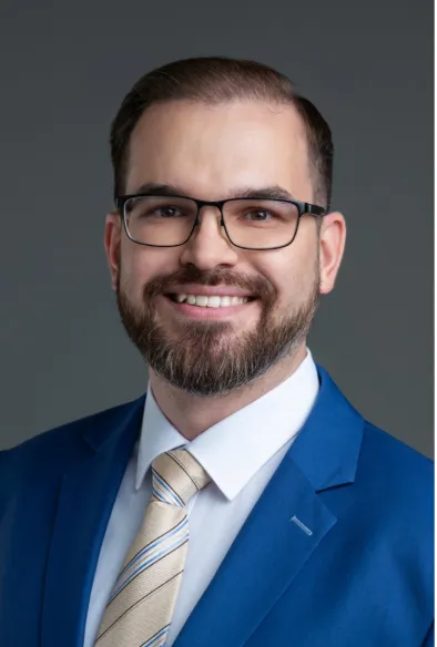 Officieel portret van Robertas Kaunas, de Litouwse minister van Defensie.